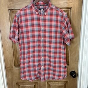The North Face men’s large plaid short sleeve button up